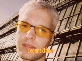 Leonnextdoor